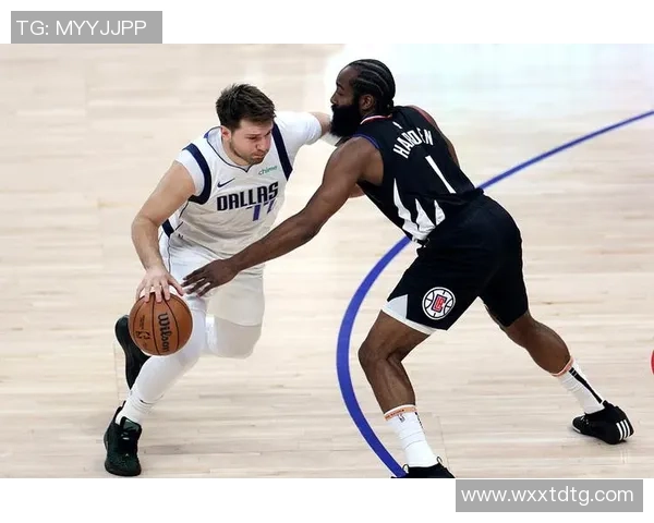 勇士与快船第四场激战回顾精彩瞬间与赛后分析